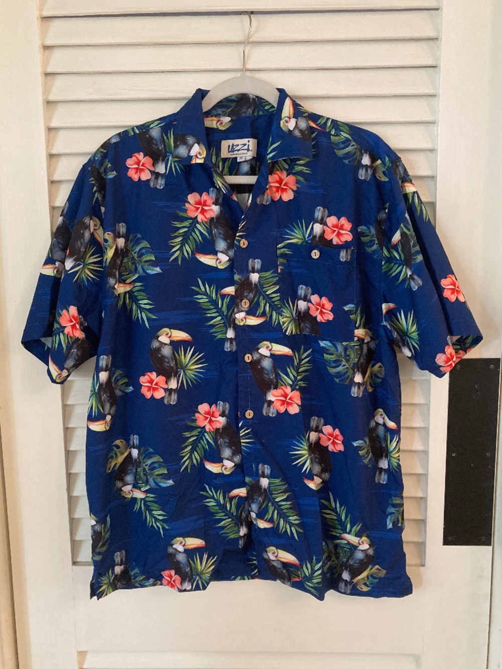 UZZI Hawaiian Shirt Amphibious Gear Men's Medium toucans flowers